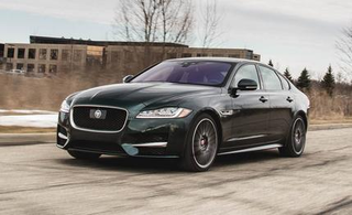 Illustration for article titled What's With the Lavender Tinted Windshields on JLR Vehicles?